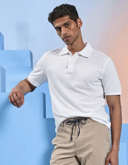 Men’s Classic Fit Polo AQ010